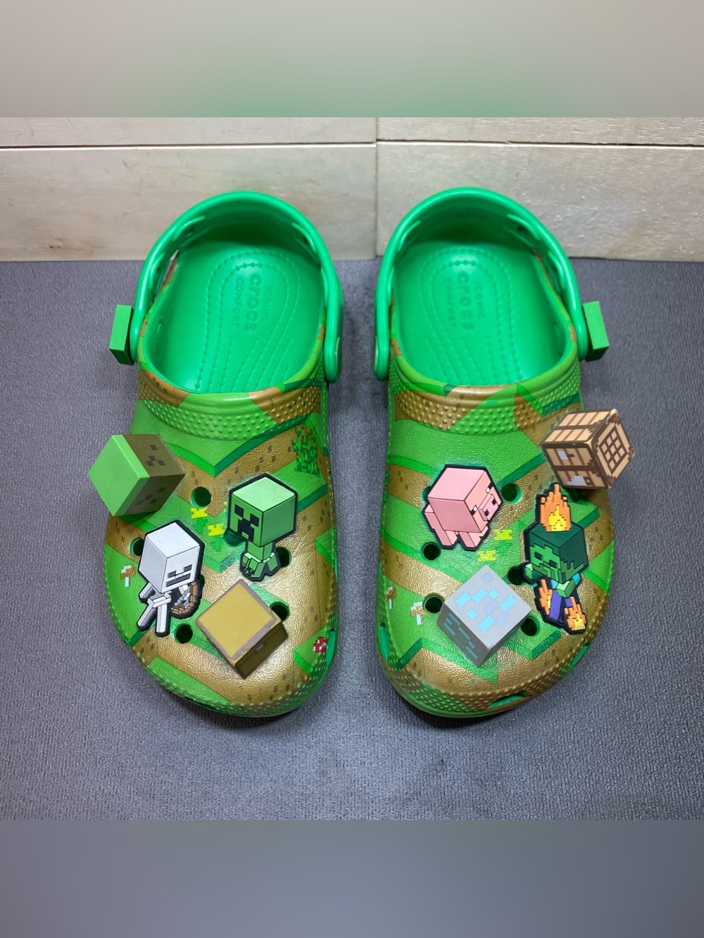 Crocs Classic Clogs Minecraft Green Unisex Kid's Size 13 Shoes Slip-Ons - Picture 8 of 11